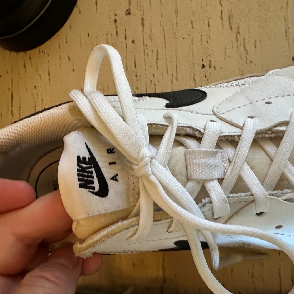 Nike Mens Air Max White and Black Tennis Shoes Sneakers 8.5 - Picture 6 of 7